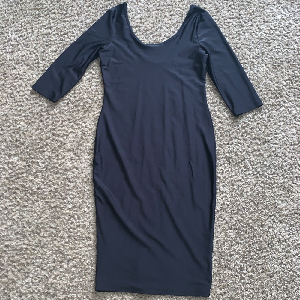 SHINY BLACK FITTED DRESS